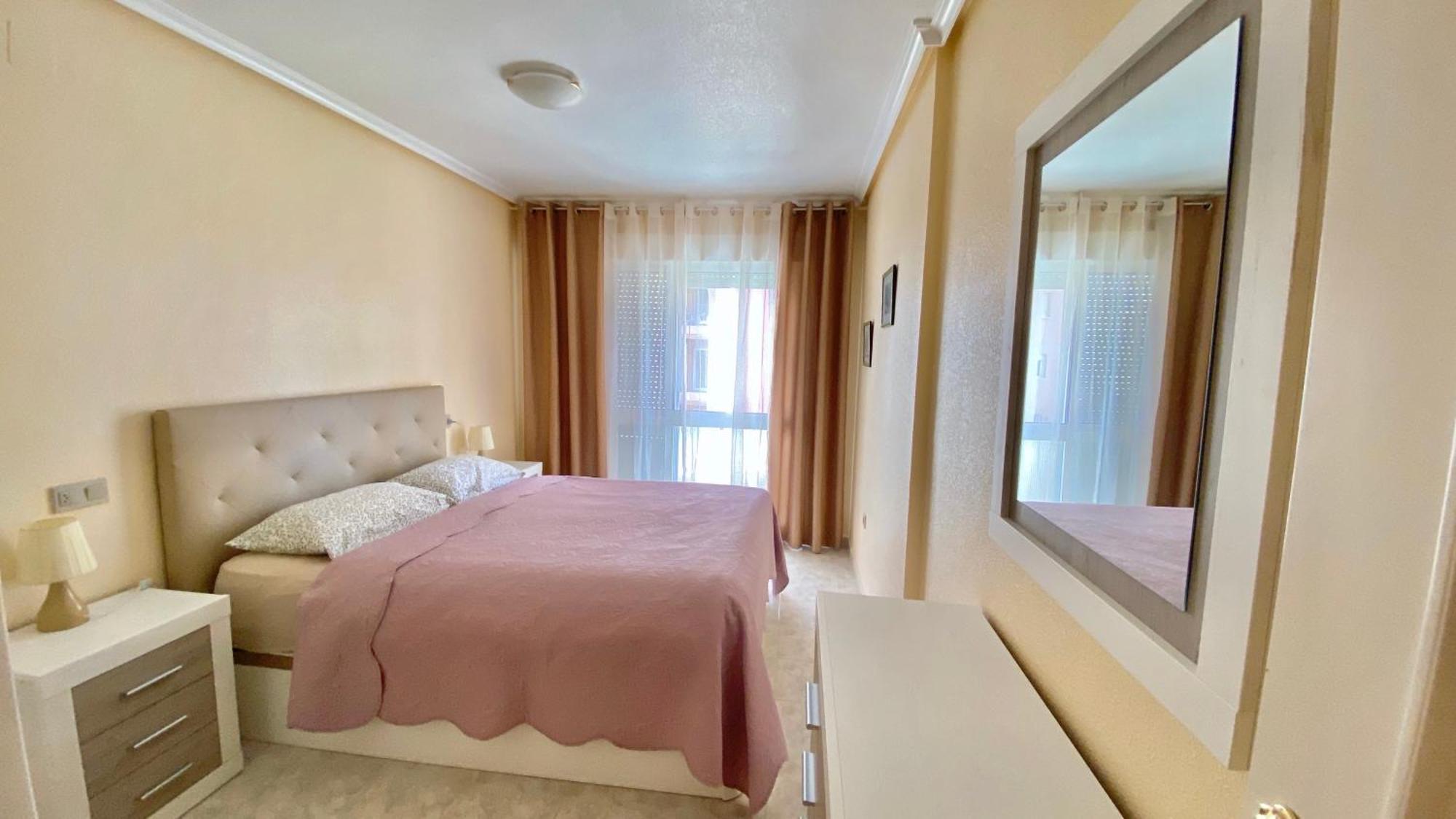 Beautiful Apartment Near Playa De Los Locos Torrevieja Luaran gambar